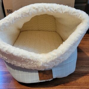 NWOT cat bed
